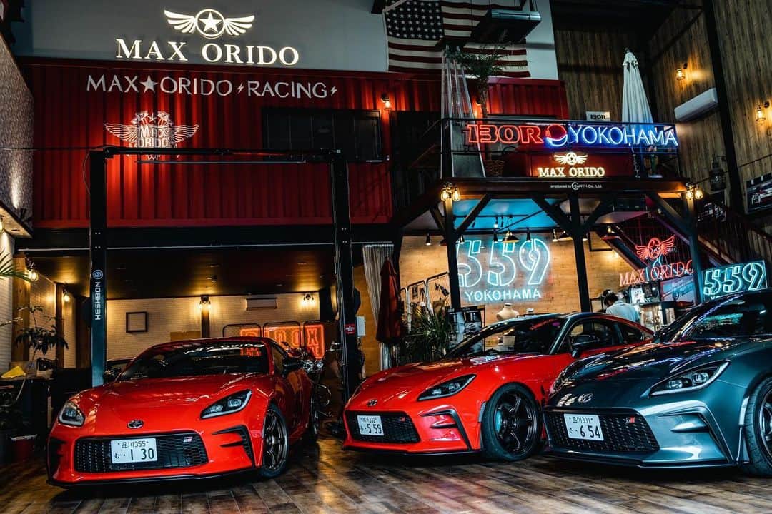織戸学のインスタグラム：「https://youtu.be/7gz42MOjq4w  MAX  ORIDO GR86 コンプリートカー  待ちに待ってましたGR86 3台 入って来ます。  bright Blue2台  Perl White1台  今月3台の 納車をして、  乗り出しから、完璧なコンプリート  もちろんオプションで、 他のパーツも取り入れ、  そして 各種ローンにも対応可能です。  お問い合わせください。  @130ryokohama」