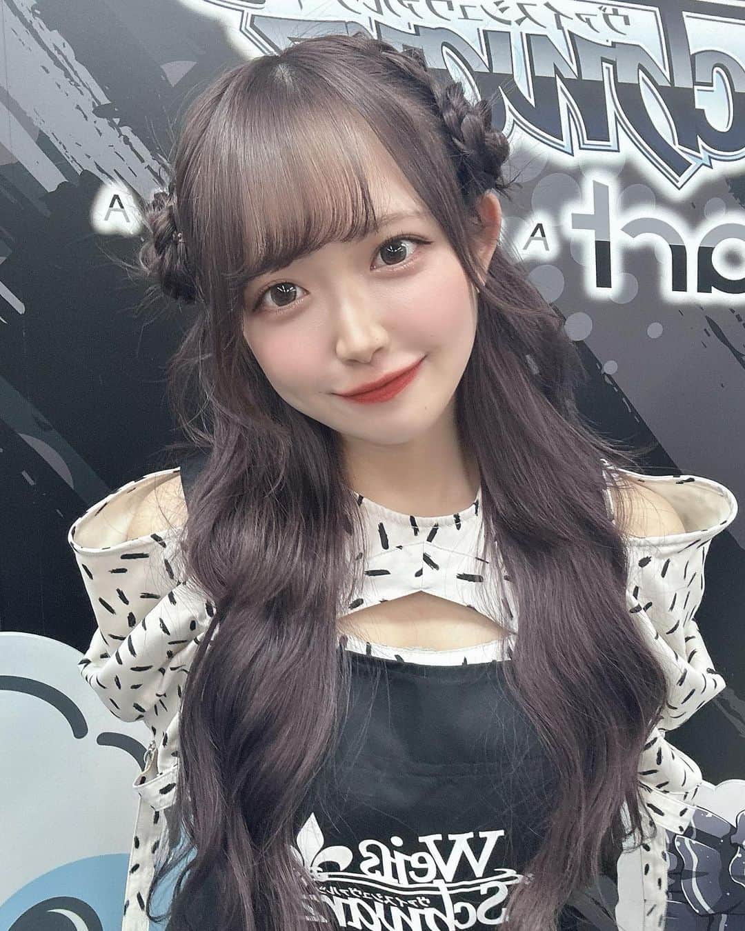 のインスタグラム：「店長さんッ⁉️  ノベルティお渡し会にてWS Mart AKIHABARAさんにお邪魔しました🤍 エプロンも貸してもらっちゃった😭🫶🏻」