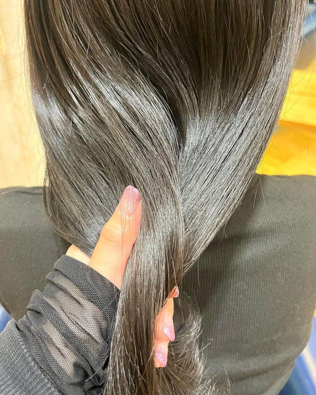 我妻さおりさんのインスタグラム写真 - (我妻さおりInstagram)「🩶 gray 🩶 ・ ・ カラーモデル募集中💭  One color ¥2500 + tax (2回目 ¥4000 + tax) Bleach color ¥5000 + tax ( 2回目 ¥8000 +tax) Treatment ¥1500 +tax ・ ・ ご予約dmにて受け付けております💌  ̖́-‬ ご相談ください🤲🏻 ・ ・ ・ ・ ・ #カラーモデル #カラーモデル募集 #カラーモデル募集 #カラー #カラーモデル名古屋 #弥富市美容院 #弥富美容院 #愛西市美容院 #愛西美容院 #津島市美容院 #津島美容院 #蟹江美容院 #桑名美容院 #lapensee #美容院 #美容師アシスタント」4月22日 22時53分 - __saochan__