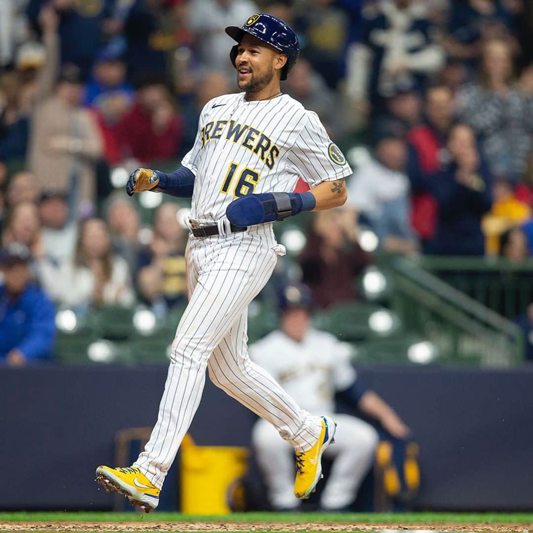 ミルウォーキー・ブルワーズさんのインスタグラム写真 - (ミルウォーキー・ブルワーズInstagram)「First MLB hit and run for Blake!   #ThisIsMyCrew」4月23日 9時42分 - brewers