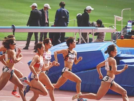 塩見綾乃のインスタグラム：「・ TOKYO Spring Challenge 2023🗼  国内レース初戦！！ 今年は国立からのスタートとなりました。 目標としていたところには届かなかったですが、シーズンまだまだこれからなので、次に向けて頑張っていこうと思います🔥  引き続き温かい応援よろしくお願いします🌻 (素敵なお写真ありがとうございます🫶)」