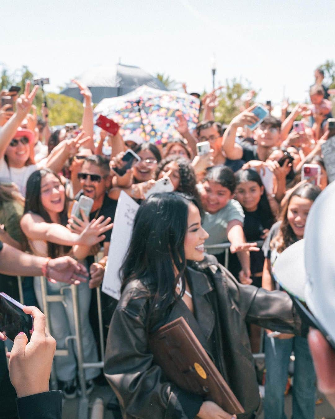 ベッキーGさんのインスタグラム写真 - (ベッキーGInstagram)「🤎COACHELLA IS NOT JUST A FESTIVAL THAT HAPPENS ONCE A YEAR. COACHELLA IS A REAL PLACE WITH AMAZING HARDWORKING PEOPLE YEAR ROUND🤎Now that I have your attention, did you know 96% of the population here in Coachella is Latino. ✨Pura raza.✨This years festival lineup gives me so much hope for more space, opportunity & representation for our Latin communities. Honored to have made it to the main stage this year. It feels like the perfect opportunity to use the massive platform that is this global event to shine a spotlight on the real stars of Coachella, THE PEOPLE. Mayor Steven Hernandez, I’m truly honored that you took the time to reflect on my community’s efforts & what it means to me to represent us on the main stage. Our communities are impacted by so much nationwide. Sometimes, when I reflect on the pain and struggle we come from generationally, its easy to feel overwhelmed, but I know I’m not the only one. What gets me through is having the ability to choose to recognize THE STRENGTH of our people regardless of what we’ve been through. It’s why I believe que si se puede & why we must all inspire one another to always dig deep, look ahead and push forward, to continue to raise our flags with PRIDE. To the real Coachella, Gracias. Es un honor tener el 🔑 de tu corazón.」4月23日 9時13分 - iambeckyg