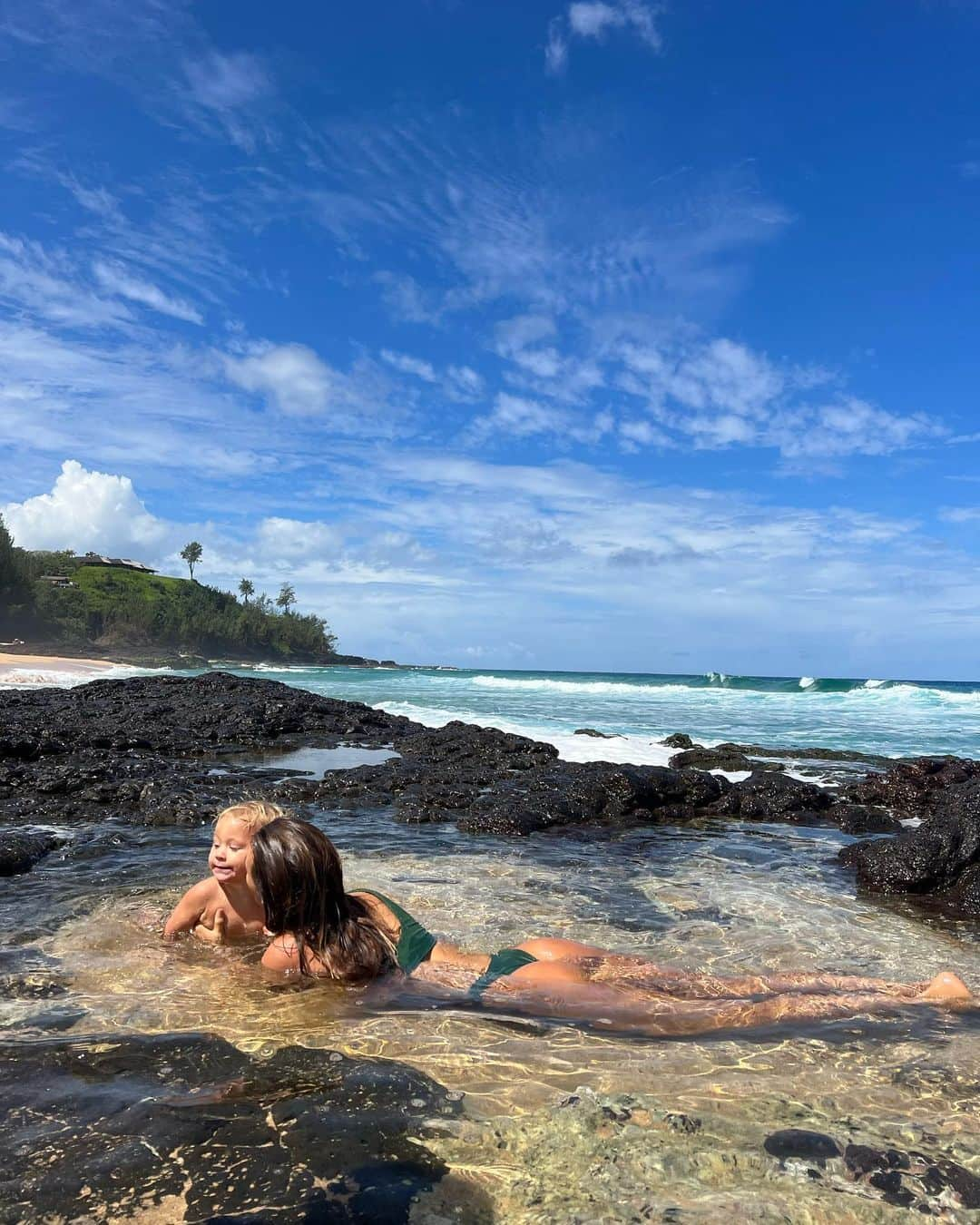 アラナ・ブランチャードさんのインスタグラム写真 - (アラナ・ブランチャードInstagram)「Happy earth day!!! Such a beautiful place we all get to call home🌎」4月23日 9時15分 - alanarblanchard