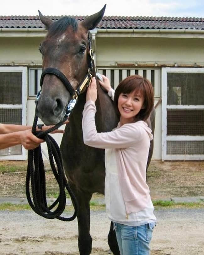 六車奈々さんのインスタグラム写真 - (六車奈々Instagram)「本日発売スポニチ関東版。 WEB版は、無料でご覧いただけます🩷 ストーリーにリンク貼りました。 見てね🩷  #スポニチ  #岩手競馬 #六車奈々 #馬 #競馬 #トレセン  #japan #japanese #horse #horseracing #cute #beautiful #ootd」4月23日 9時18分 - nanarokusha
