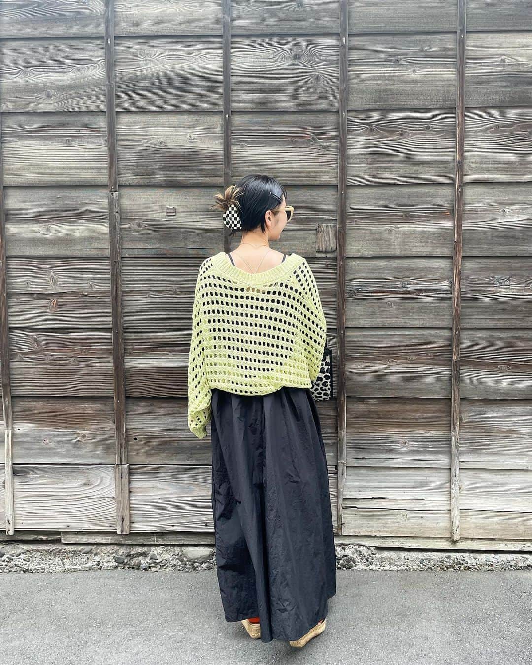 amigo.amigo.5205622さんのインスタグラム写真 - (amigo.amigo.5205622Instagram)「． ★#ママコーデ ★  #カーディガン と#黒ワンピース  どちらとも#アンジーヴィンテージ ❤︎  ✔︎ ナイロンフレアキャミワンピース ✔︎ 透かし編みメッシュニットボレロ  @angie_vintage_official   ワンピはナイロン生地でシャカシャカ感と軽いのが好き❤︎  メッシュニットボレロは これから季節、たくさん使える アイテム♪  どちら共、#zozotown で 今日は千円クーポン出てたよ！  今日もお仕事頑張ります❤︎  ✔︎#bag @cachecache__official   ✔︎#ネックレス @zeffar   #ゾゾタウン#angie_vintage #angievintage#お仕事コーデ  #仕事コーデ #仕事服  #cachecache#カシュカシュ #カシュカシュバッグ #fashion #ネックレスコーデ #zeffar  #大人コーデ #身長154cm  #低身長コーデ #低身長 #低身長ファッション #低身長女子  #ootd #ボレロ #メッシュ」4月23日 9時27分 - amigo.amigo.5205622