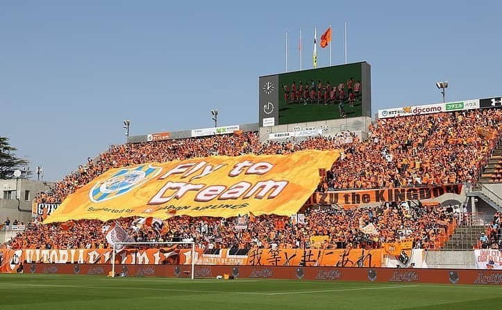 白崎凌兵のインスタグラム：「勝ちながら修正。 もっと強くなろう⚽️ #ダイビングヘッド #見たことないっす #乾パイセン」