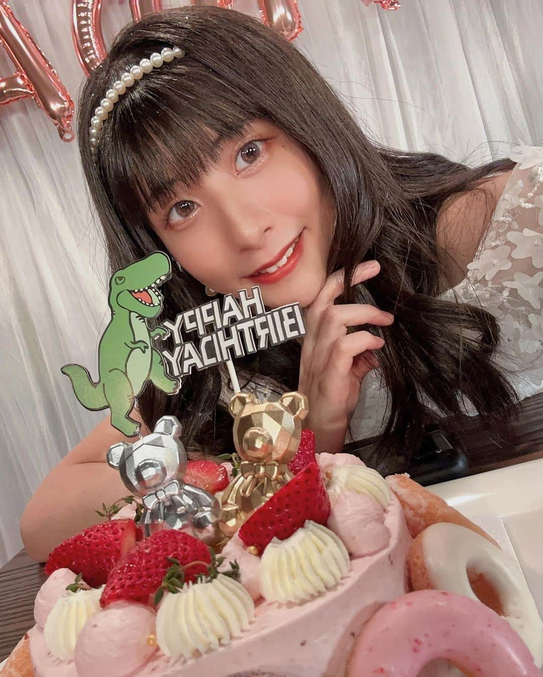 宮田留佳さんのインスタグラム写真 - (宮田留佳Instagram)「🎂 4/22 祝我生日快樂💓🎊 不管幾歲！快樂萬歲！！ やったよ~~~誕生日~~~🎂 幾つになってもお祝いされると嬉しいですね🐰  #AKB48TeamTP #AKB48 #宮田留佳 #嚕卡 #followme」4月23日 0時42分 - ruka_akb48teamtp