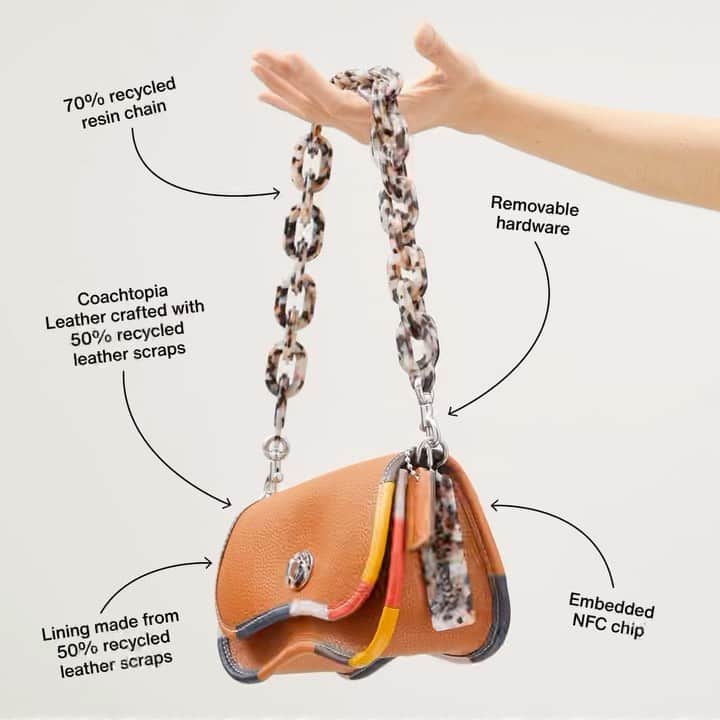 のインスタグラム：「Celebrating Earth Day today—and every day—with one of our favorite styles: the Wavy Dinky. 🤗 Crafted from leftover materials, it comes with lots of cool circular design elements. ☝️ Which one do you want to learn more about?   Coachtopia is a new world of circular craft from @coach. Together, we’re building towards a better future for our planet. Link in bio to learn and shop. #Coachtopia」