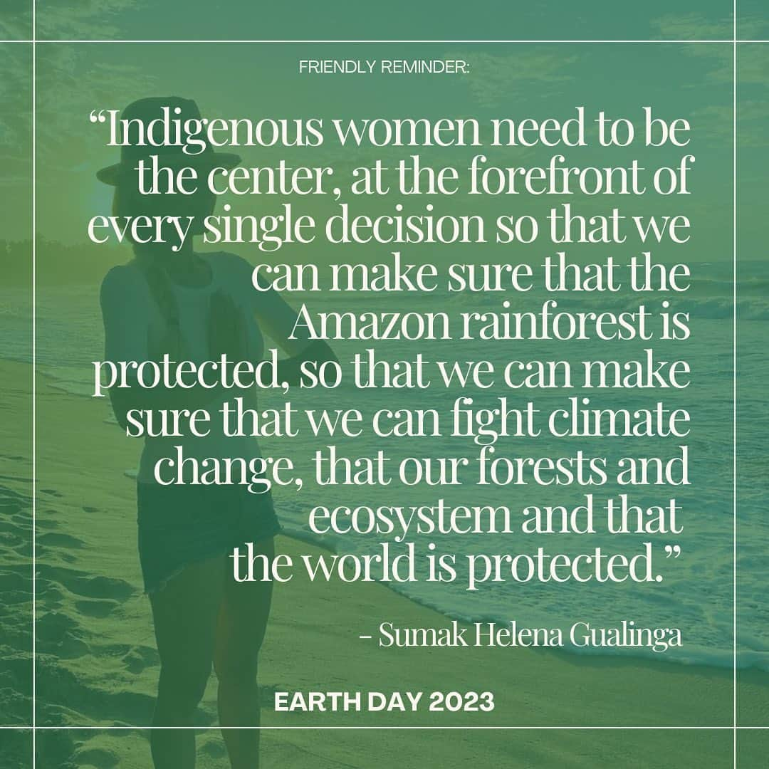 ペトラ・ネムコバのインスタグラム：「On this Earth Day, let's pause and marvel at the countless bountiful blessings we receive from our divine Mother Earth. Let's come together to reimagine a future filled with harmony on Earth 🌍 🌎 🌏   Today, I encourage you to seek out the uplifting stories that kindle hope in your heart, and let that hope fuel meaningful action.   Personally, I draw inspiration from the profound wisdom of indigenous communities worldwide as they know how to live in harmony with nature. 🌀  Indigenous peoples are only 5% of the worlds population, but they protect 80% of all biodiversity on our earth. We should share with them our immense gratitude, truly listen to their wisdom and empower them with our conscious actions. 🙏  Especially indigenous women are key for the future of all on earth. 💫  Let’s show up for them in real and intentional way for a brighter tomorrow. 💚  Please follow the important work of these women:  @xiyebeara  @quannah.rose @guajajarasonia @helenagualinga @lizwathuti @belai_is_a_belian @briannafruean @aditimayer  #EarthDay2023 #ProtectMotherEarth #IndigenousWomen #IndigenousLeadership  #IndigenousWisdom #ClimateActionNow #OneHome」