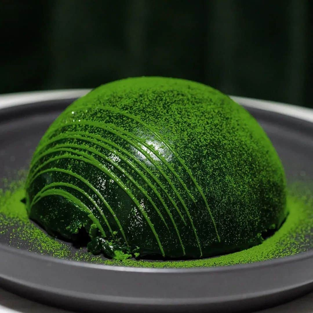 Matchæologist®さんのインスタグラム写真 - (Matchæologist®Instagram)「🙌 Tag a #Matchaholic who would go absolutely crazy over this scrummy #Matcha #Chocolate Mousse #Cake captured by @nonoka17229033! 😍 . We’ve got you covered if you’re craving the captivating taste of matcha green tea 🌿— the ultimate superfood that you can incorporate into any of your favourite creations! Head to Matchaeologist.com to learn more about our range of ceremonial and culinary matcha. . Link in bio 👉 @Matchaeologist . Matchæologist  #Matchaeologist Matchaeologist.com」4月23日 1時24分 - matchaeologist