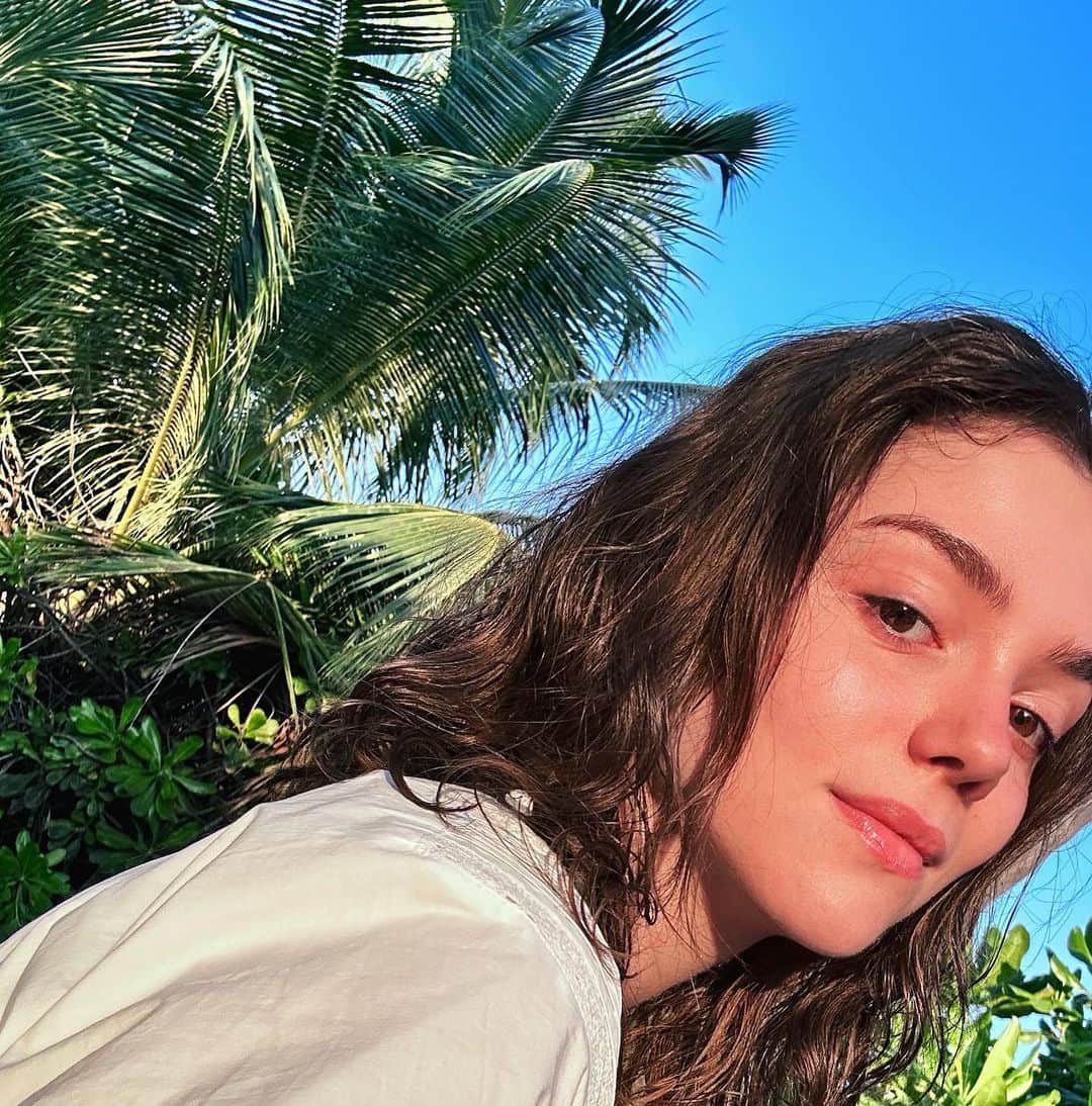 エフゲニア・メドベージェワのインスタグラム：「Maldives appreciation post🐚🦀」