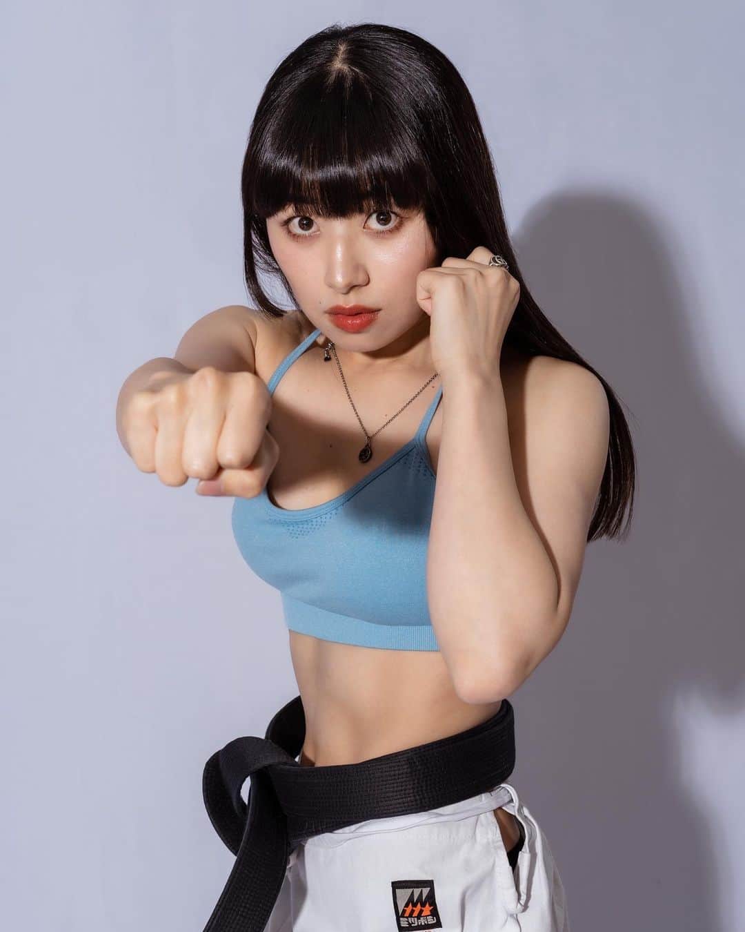 内藤好美さんのインスタグラム写真 - (内藤好美Instagram)「殴👊🏻💥  Punch.  打擊.  때리는.  camera/ @shirapyonphoto   make/ @kaori0048   studio/ @bondsgym_official   #action#actress#japan#japanese #karate#kyokushin#kyokushinkarate#blackbelt#アクション#アクション女優#空手#極真空手#黒帯#武打#動作片#動作演員#女演員#액션#가라테#액션영화#일본#karatekid#karatelife#karatê#karaté#karatetraining#karatelove#karategirl#karateka#streetfighter」4月23日 1時43分 - _ko._.no_