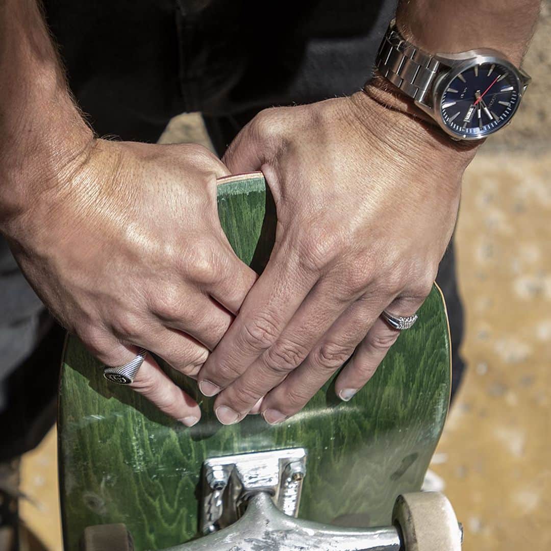 ニクソンのインスタグラム：「Let the sunshine in.   Celebrate Earth Day with us as we highlight our favorite solar powered watches.  Link in bio for the full collection.」