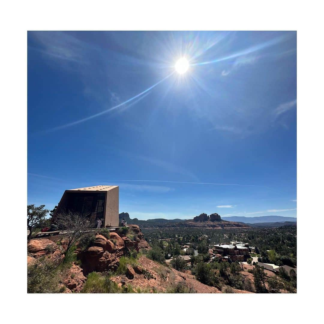 ジュリアン デイヴィッドさんのインスタグラム写真 - (ジュリアン デイヴィッドInstagram)「🌎 Sedona, AZ. From dawn to dusk. 🖤🌄」4月23日 1時48分 - davidjulien