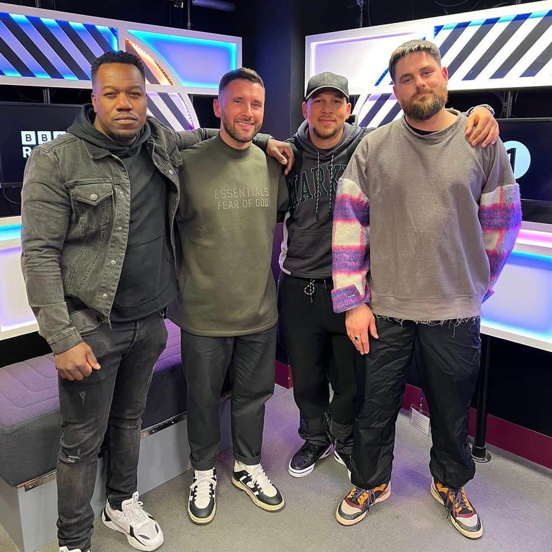 ルディメンタルのインスタグラム：「Big up @dannyhowarddj for having us live on-air last night at @bbcradio1 ❤️‍🔥 Thank you guys so much for all the love on Dancing is Healing, we can’t wait to play this one live during festival season very soon 👀🪩」
