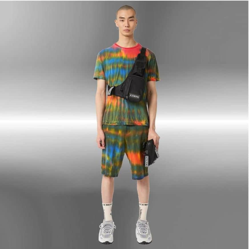 アイスバーグさんのインスタグラム写真 - (アイスバーグInstagram)「ICEBERG Spring Summer 2023 collection plays with colors and tie dye effect to elevate the minimalist looks.  Find out more in the selected stores and at iceberg.com  #iceberg1974 #iceberg #ss23 #tiedye」4月23日 2時00分 - iceberg