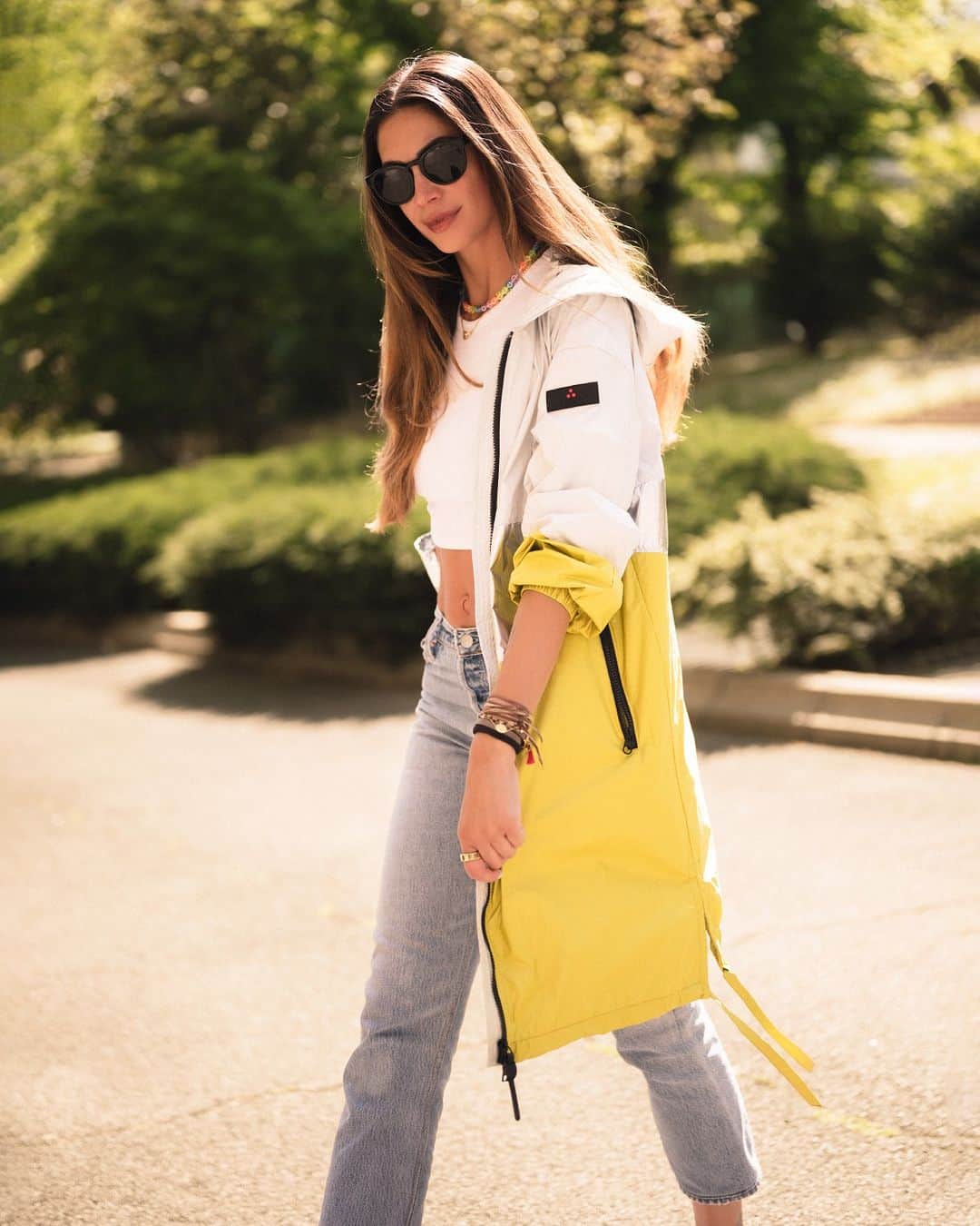 のインスタグラム：「@melissasatta looks sporty-chic, with her Peuterey parka and a gorgeous smile. #PeutereyAttitude」