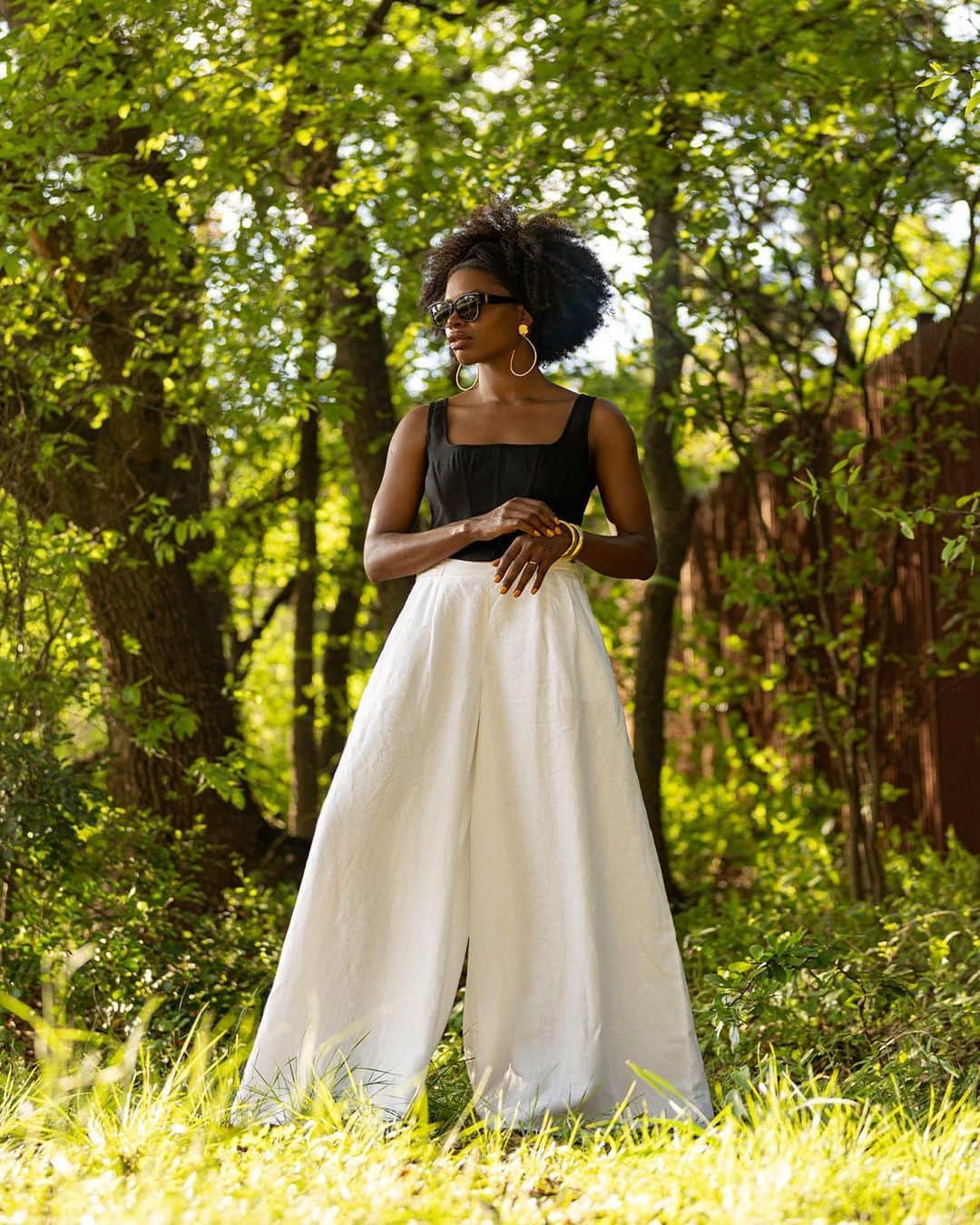 Banana Republic のインスタグラム：「@findingpaola in our Minna Pant, crafted from soft linen in luxe, exaggerated proportions. #TheBRLook」