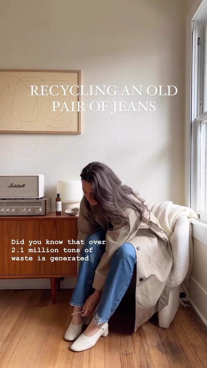 アドリアーノゴールドシュミットのインスタグラム：「Come with @themoptop to recycle an old pair of AG Jeans for Earth Day. We’re excited to relaunch our in-store denim AGain recycling program as a traceable sustainable initiative. You can recycle your worn-down AG jeans at any AG retail store and receive 25% off any full price jean and help close the loop. #AGoodKarma 🌍♻️」