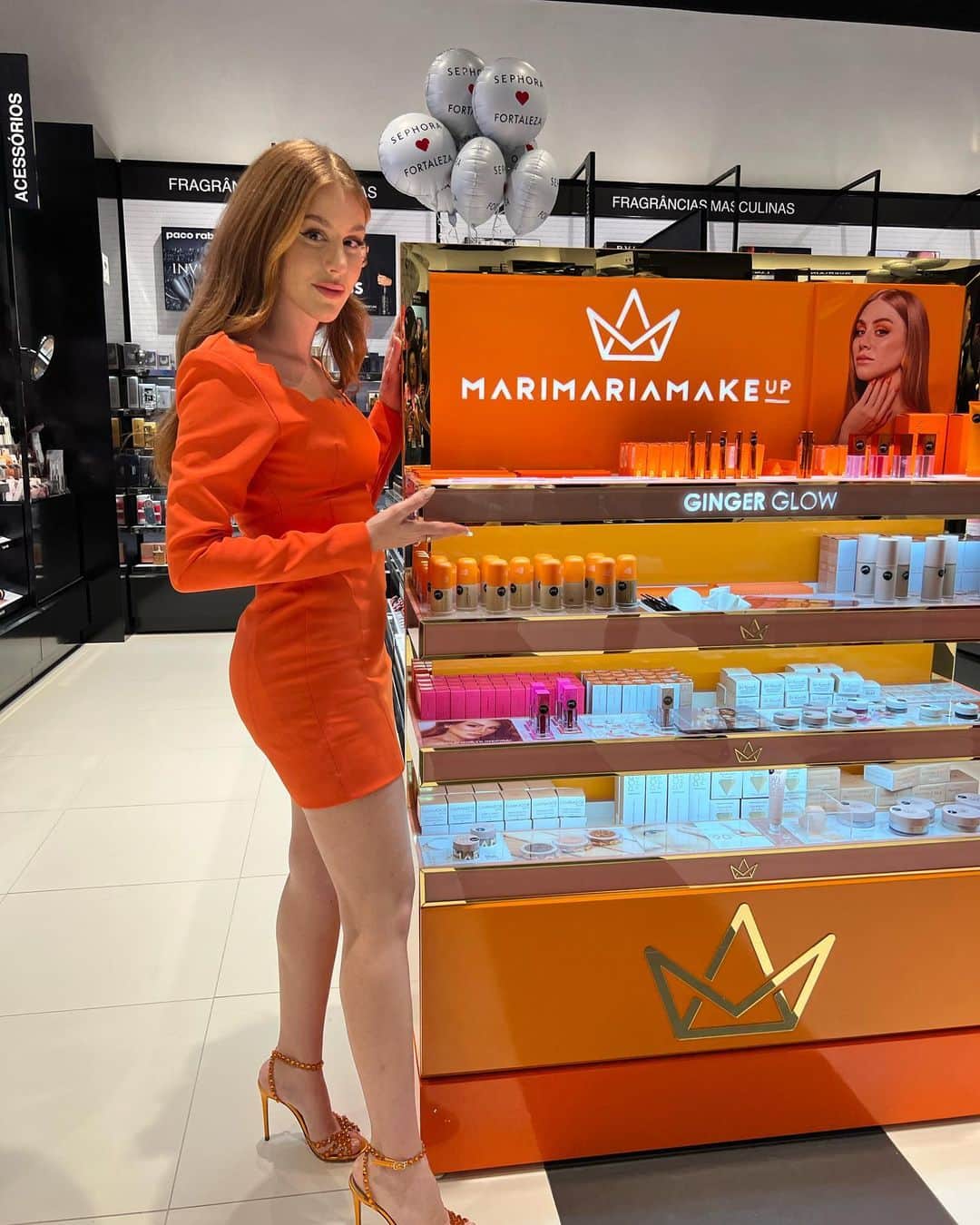 マリ・マリアのインスタグラム：「Obrigada fortaleza , obrigada @sephorabrasil 🧡 @marimariamakeup vamos espalhar #gingerglow pelo mundo 😭🧡」