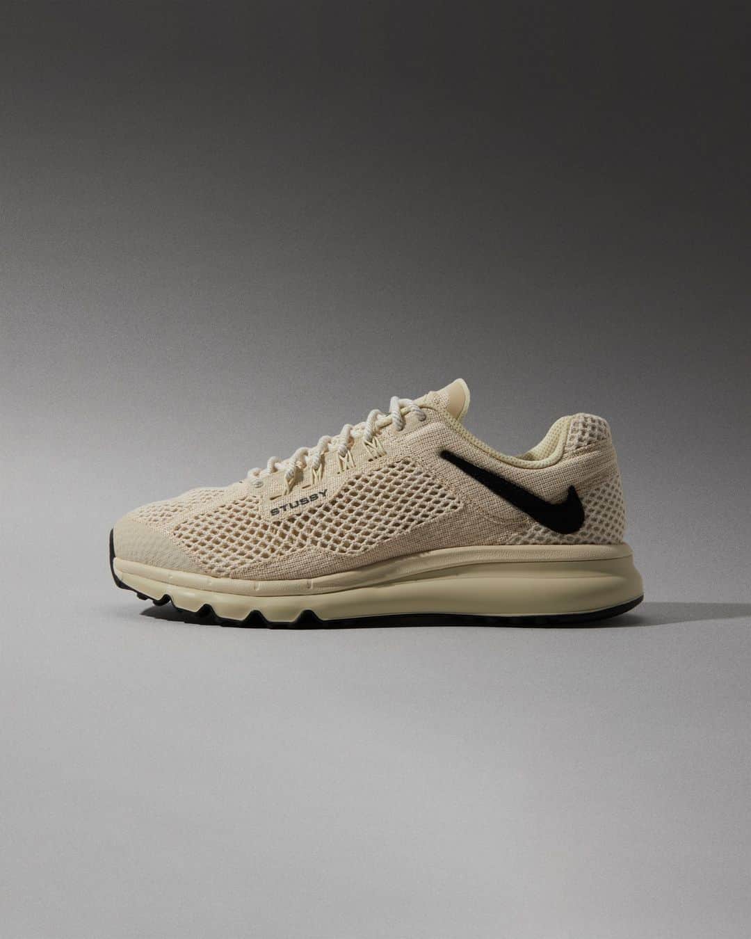 Flight Clubさんのインスタグラム写真 - (Flight ClubInstagram)「Nike and Stussy rediscover common ground with the Air Max 2013 'Fossil,' reworking the retro runner in a muted blend of knit textile and beige mesh. Made for everyday wear, the understated look is marked with an inverted black Swoosh and subdued Stussy branding.」4月23日 2時48分 - flightclub