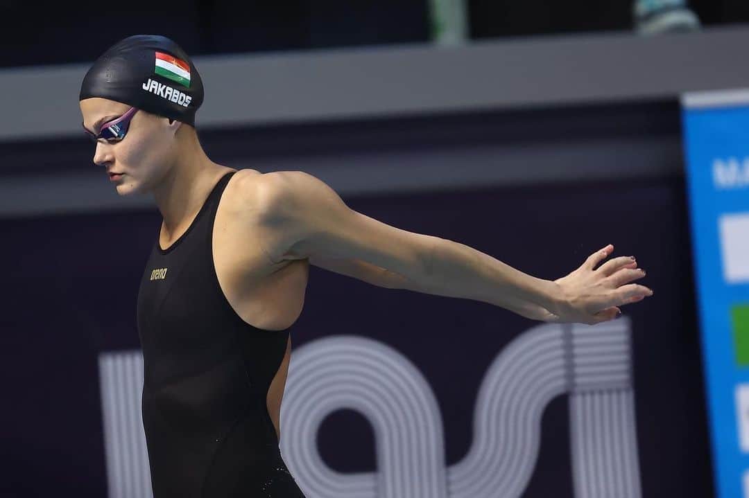 ズザンナ・ヤカボスのインスタグラム：「Nationals ‘23  . . . #swimming #swimmer #nationals #racedays」