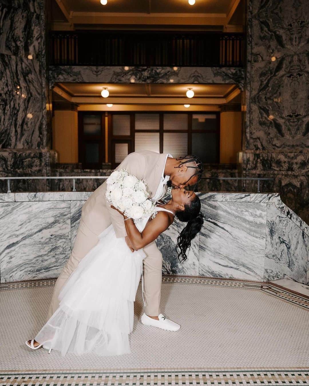 Inside Gymnasticsさんのインスタグラム写真 - (Inside GymnasticsInstagram)「Join us in congratulating the newlyweds! We’re so very happy for you all!   Posted @withregram • @simonebiles I do 🤍 officially owens 🤍   @jowens   📸: @raetay_photography」4月23日 2時45分 - insidegym