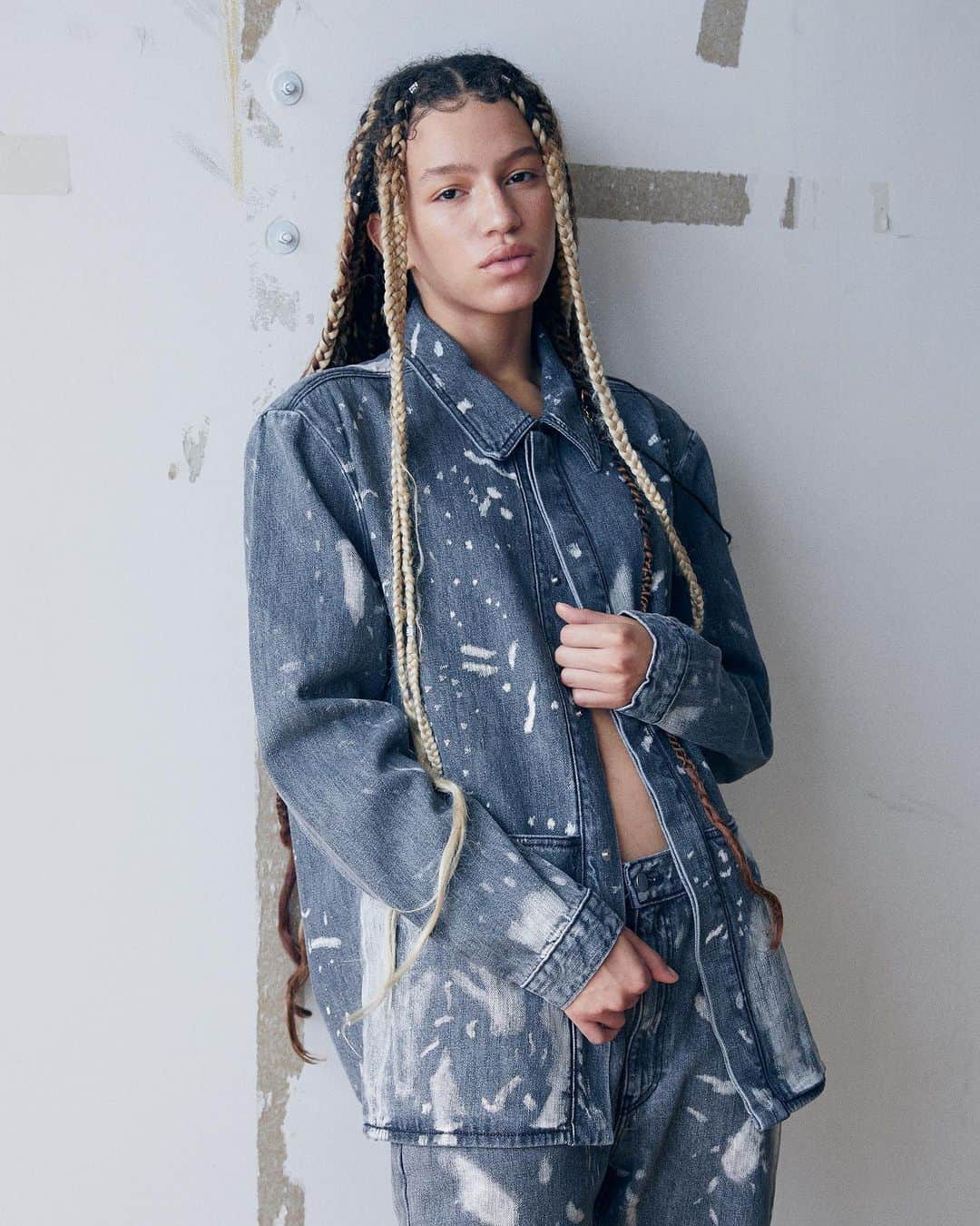 のインスタグラム：「EARTH DAY LAUNCHES: LN-CC x non  “The world needs lots of imperfect people trying to make a difference” - Pete Hellyer  Photography: @lowe_h_seger  Talent: @mmykaila @dhillon.rg  H&MUA @keiatamsin」