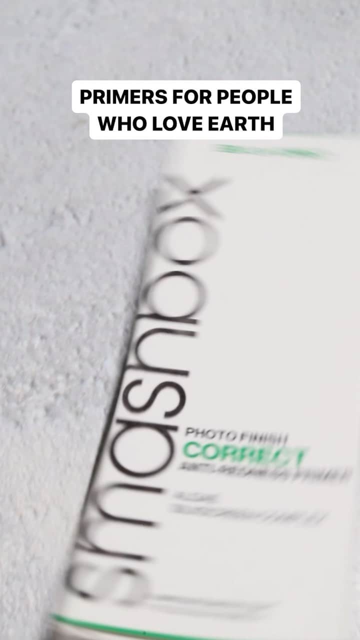 Smashboxのインスタグラム：「A moment for our favorite green primer in honor of our favorite green planet. Happy Earth Day 🌎 🌍 🌏 🌱 #earthday」