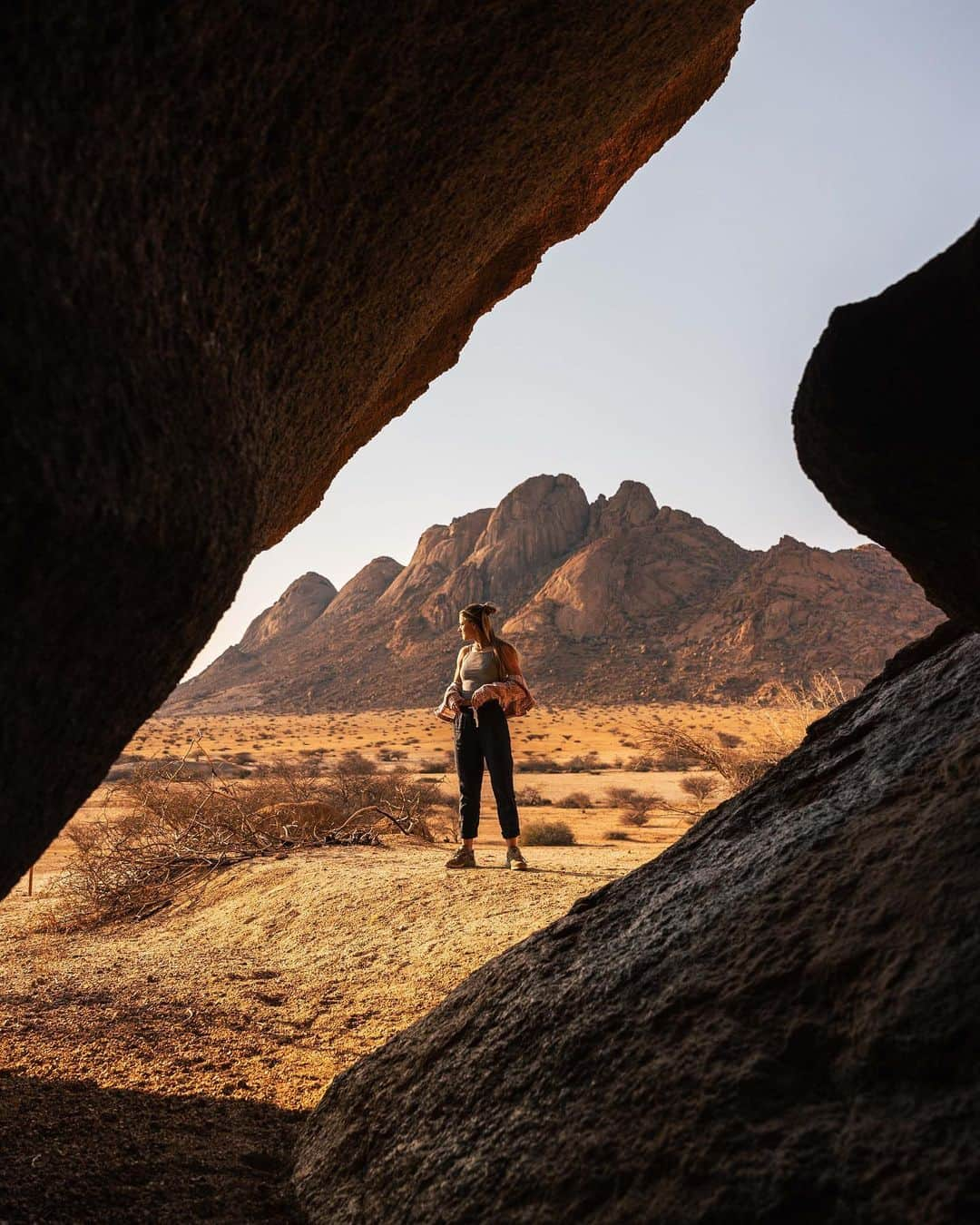 リサンネ・デ・ウィッテのインスタグラム：「Happy Earth Day 🌎💚 1. Spitzkoppe, Namibia  2. Altyn Arashan, Kyrgyzstan  3. Naryn Region, Kyrgyzstan  4. Skazka, Kyrgyzstan  5. Tromsø, Norway   Photos by @danvernonphoto」