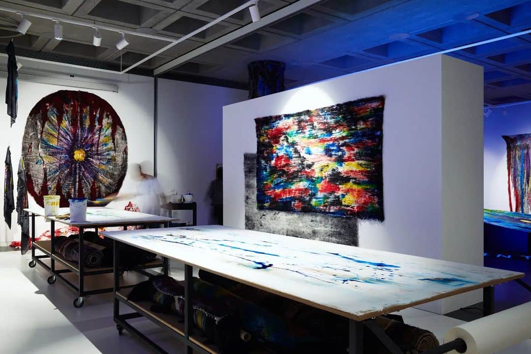 さんのインスタグラム写真 - (Instagram)「Avant Toi 2024 Home Collection  Innovative installations with wall hangings, carpets, cushions... At Mudec Museum. @mudec_official  THE WORK OF ART EXHIBIT 18 – 23 APRIL 2023  MUDEC VIA TORTONA 56, MILANO SPAZIO DELLE CULTURE “KHALED AL ASAAD”  TUE WED FRI SUN 09.30-19.30 THU SAT 09.30-22.30  Set design by @mariotariotorre Photo by @leomale_ Set Building @ittenstudio_  #mudec #mudecmi #mudecmilano #mostremilano #Rainbow #Rainbow_Milano #comunedimilanocultura #rainbowmudec #rainbow_mudec #mostrarainbow #AvantToi #AvantToiColors #AvantToiWorld #RainbowDNA #salonedelmobile #actionpainting #milanodesignweek #workshopmilano」4月23日 3時06分 - avant_toi.it
