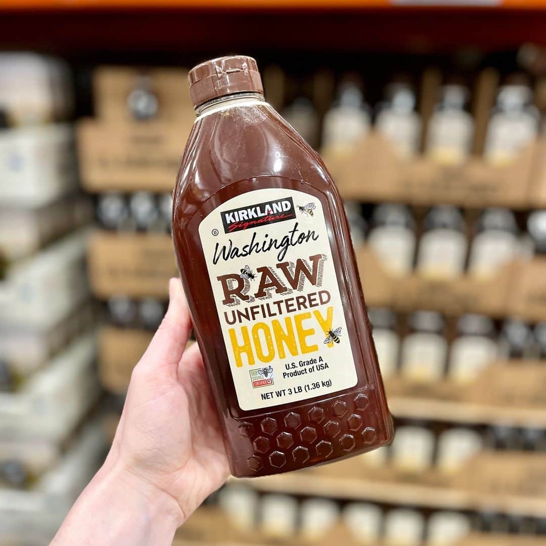 Costcoさんのインスタグラム写真 - (CostcoInstagram)「Happy Earth Day! Whenever Costco members purchase Kirkland Signature™ Local U.S. Honey, a portion of the sales goes to honeybee health research. In fact, $7 million has been invested to nonprofit honeybee research organizations since 2012.」4月23日 3時00分 - costco