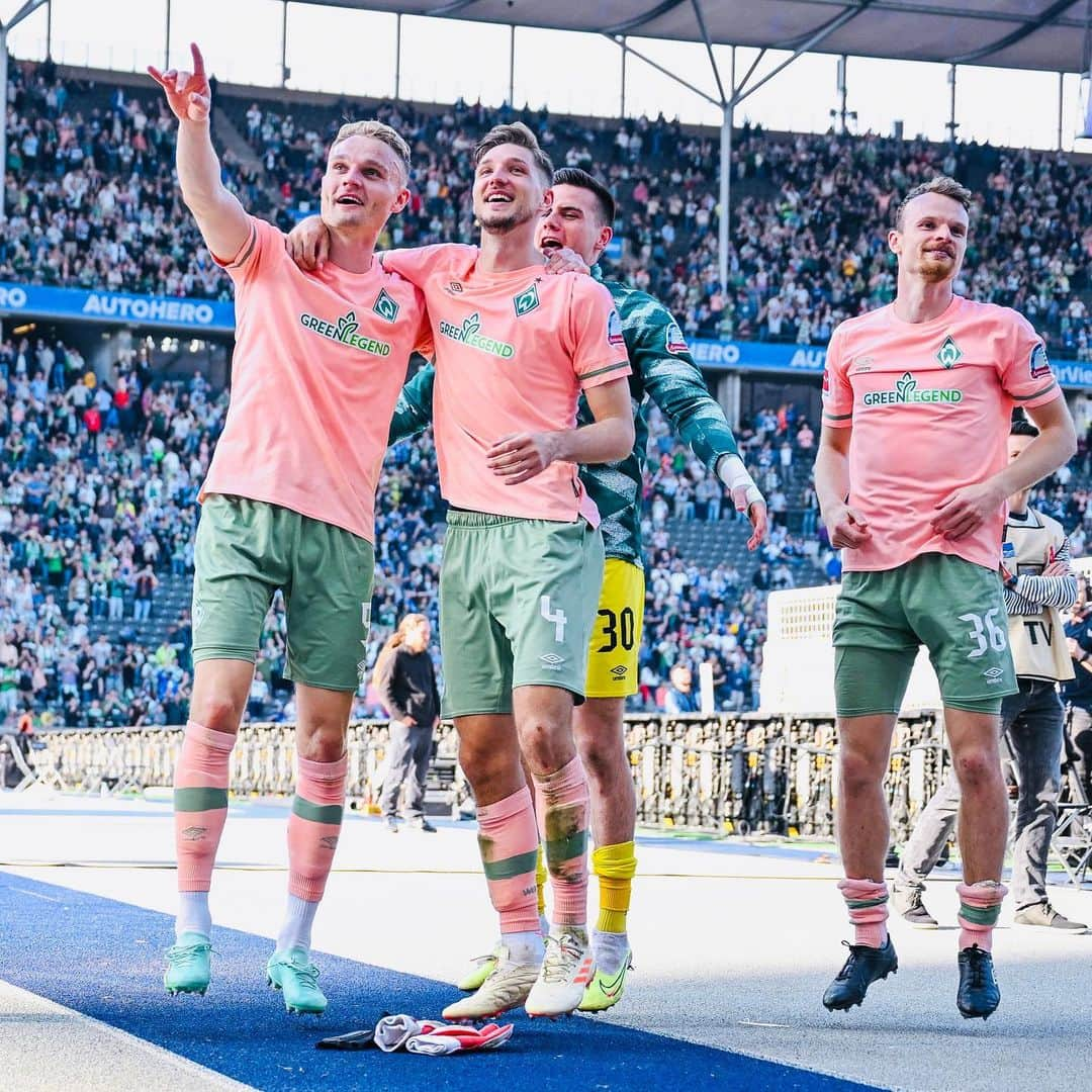 ニクラス・シュタルクのインスタグラム：「Auswärtssieg, 3 Punkte mehr auf dem Konto und ein unglaublicher Support unserer Fans. 🤯🟢⚪️  Danke an @herthabsc für die Verabschiedung und viel Erfolg für den Rest der Saison.   Volle Konzentration auf die kommenden Spiele 💪 @werderbremen」