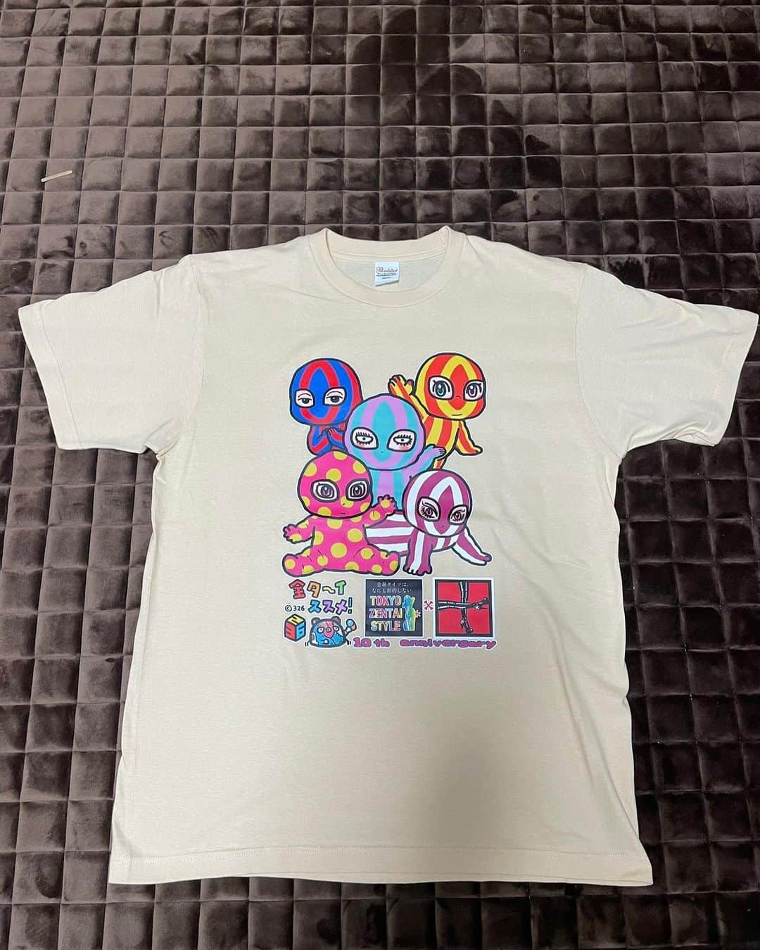 326さんのインスタグラム写真 - (326Instagram)「デザインさせていただいた全身タイツTシャツが明日のフェチフェスで買えます！僕も買いに行きます！会場で見かけたら声かけてね！変態仲間増やしたい！笑 オタクで変態というディープスペックな僕が生きてられるのは日本という国が変態に優しいからです！笑 日本に生まれてよかったぁ笑 変態紳士最高!  ↓はゼンタイさんのツイート  フェチフェス10周年&TZS 10年参加皆勤賞記念Tシャツ‼️  326さんにイラスト描いて頂きました‼️  4/23 フェチフェスにて販売します‼️ #フェチフェス22   基本は、黒ペースのTシャツにプリントされています❗️  fetifes.com」4月23日 3時15分 - nakamura326