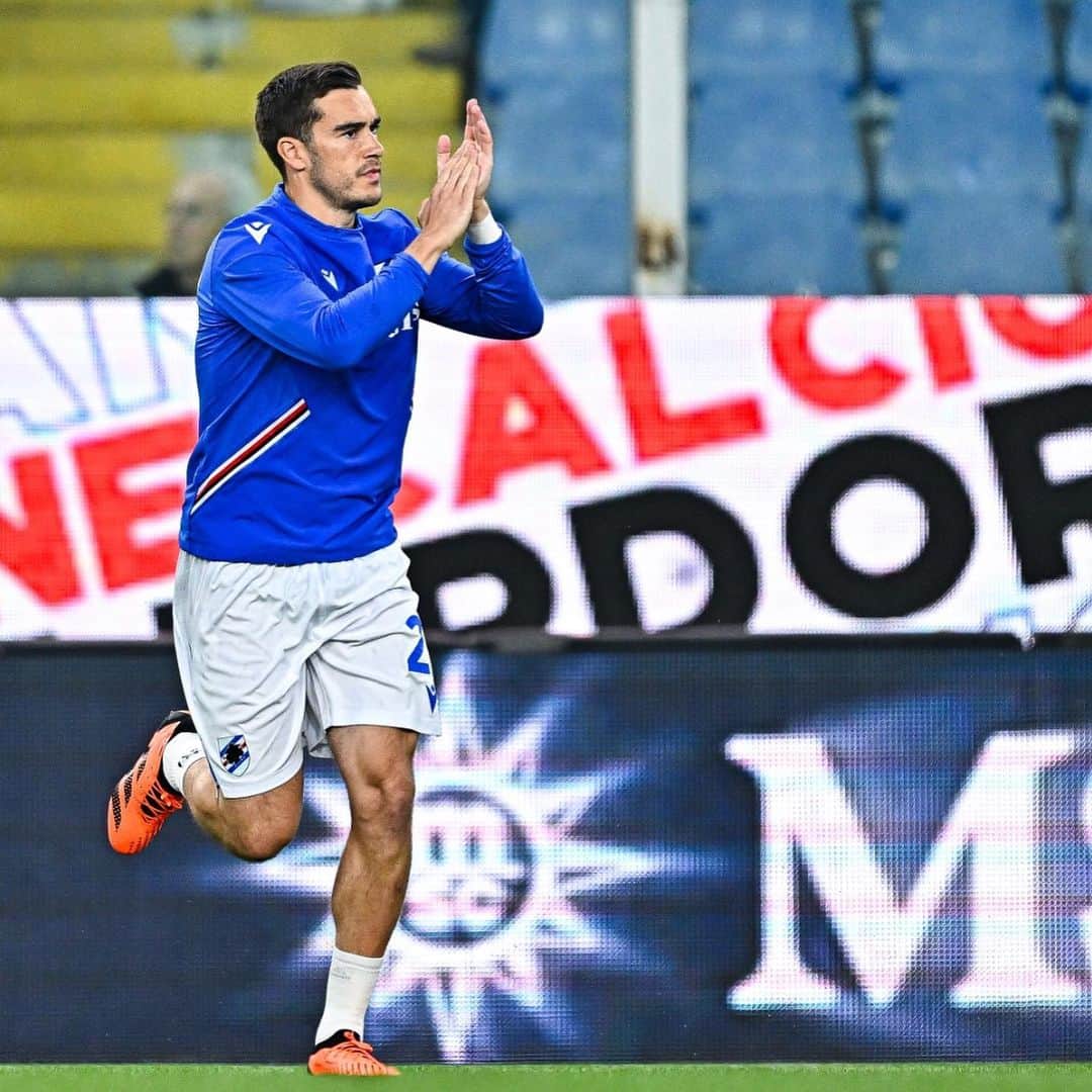 UCサンプドリアのインスタグラム：「🔥 Warm up.  #SampSpezia | #SerieATIM  #FORZADORIA 🔵⚪️🔴⚫️⚪️🔵」