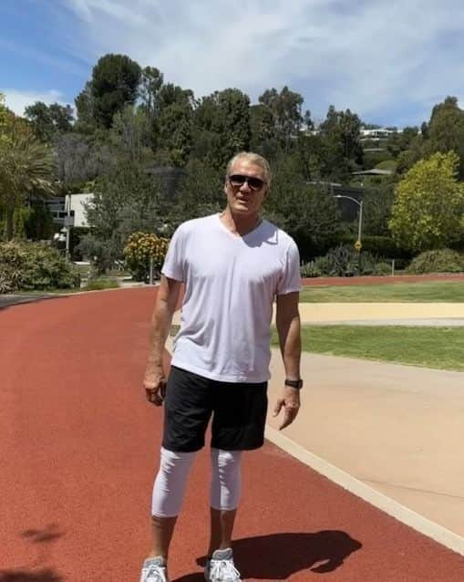 ドルフ・ラングレンのインスタグラム：「Enjoying the warm weather that finally came to the City of Angels….while getting my daily ankle rehab in. Should be ready to get front of the cameras in a month or so. 👊」