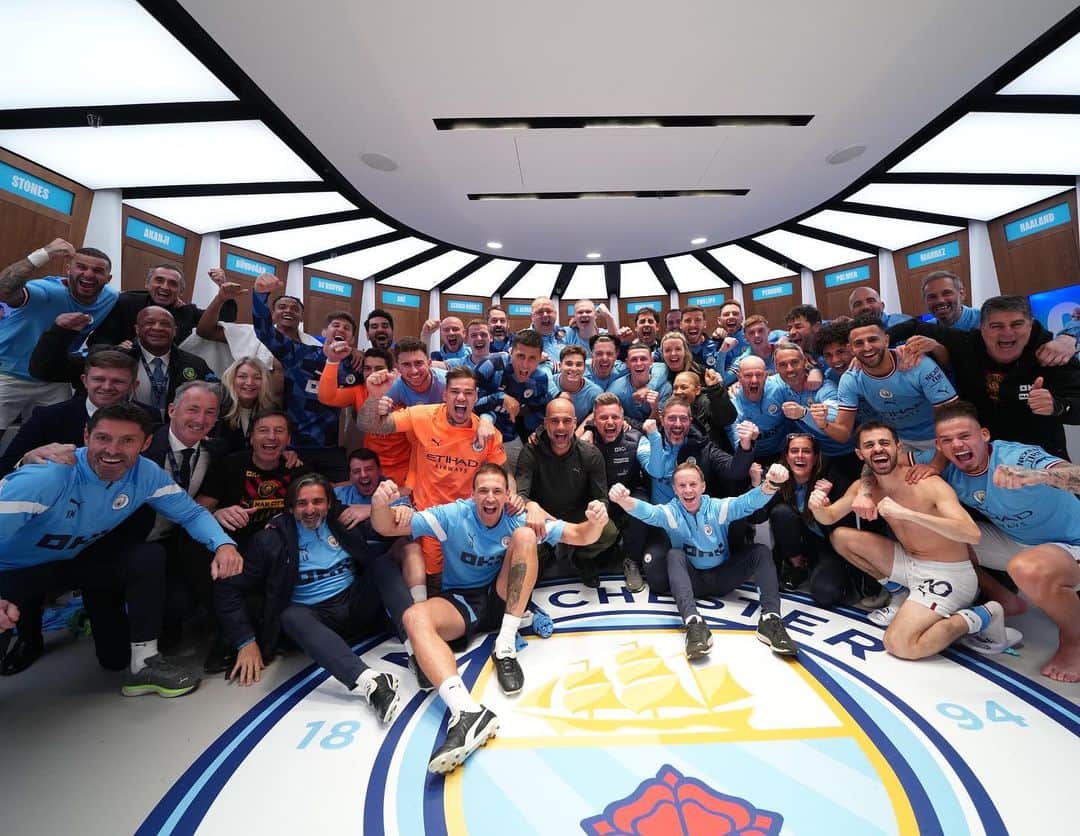 ジャック・グリーリッシュのインスタグラム：「FA Cup Final let’s go 🤩 top performance from the boys & especially @riyadmahrez26.7 🔥🙌🏻」