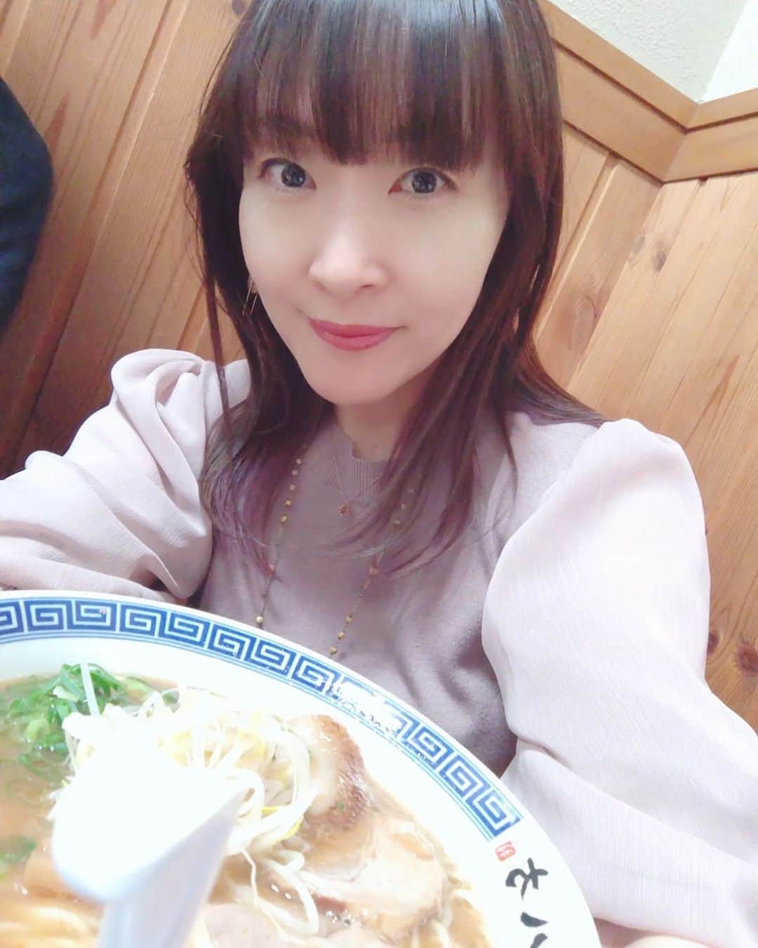 atsukoのインスタグラム：「地元、岡山西大寺の超有名店『八方』！！ やっと行けた✌ うまい！うますぎる！！  #angela_jpn #angela_20th #atsuko #anime #animesong #ラーメン #岡山西大寺」