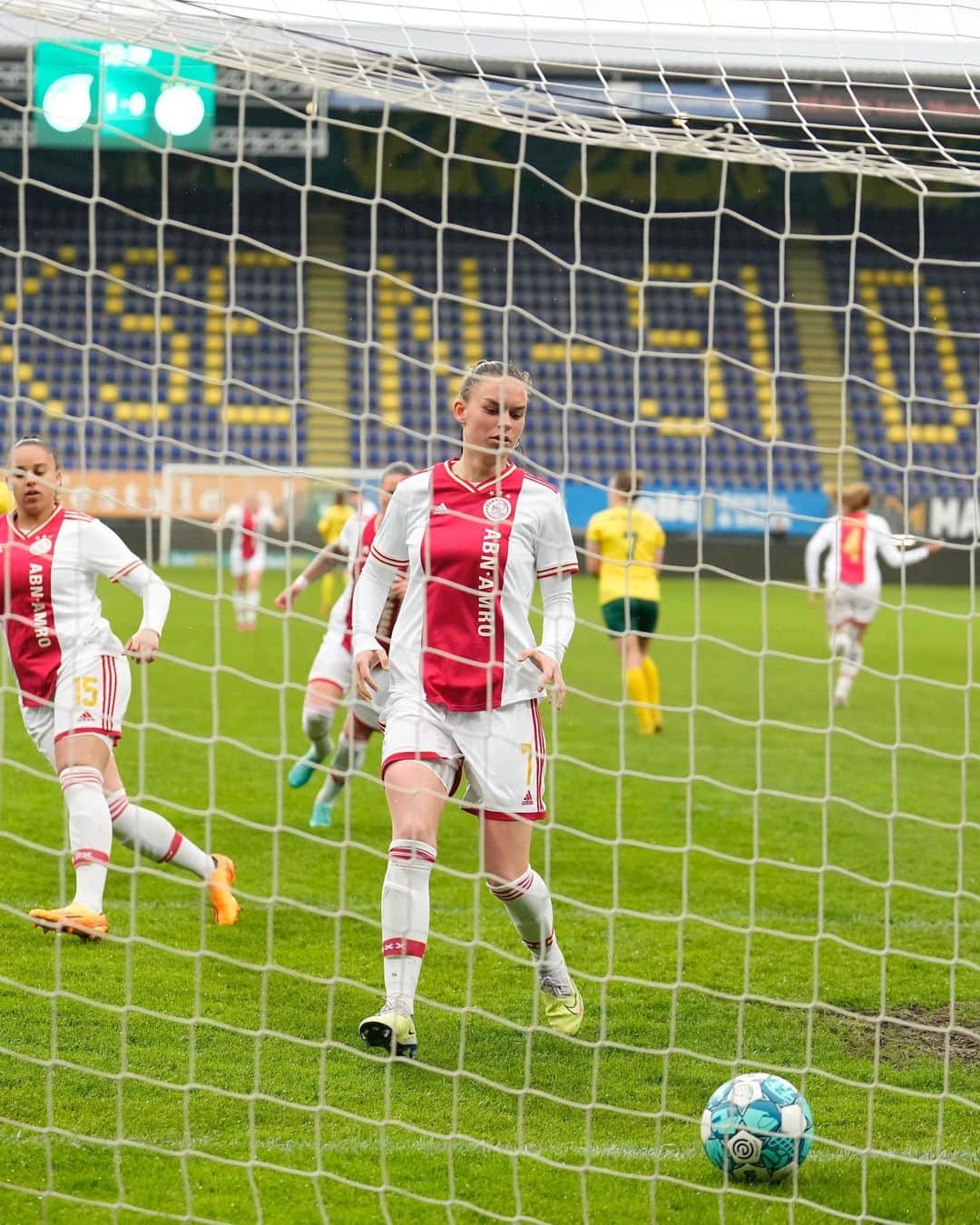 アヤックス・アムステルダムさんのインスタグラム写真 - (アヤックス・アムステルダムInstagram)「Another win for @AjaxVrouwen 🙌 #foraja → 1-2」4月23日 4時29分 - afcajax