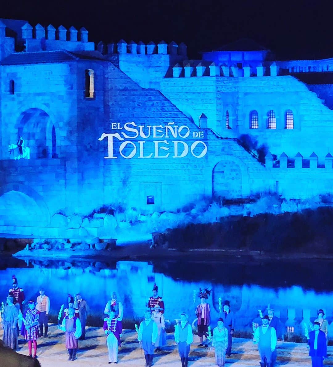 ルイス・ハビエル・ガルシア・サンスさんのインスタグラム写真 - (ルイス・ハビエル・ガルシア・サンスInstagram)「About last night !! Amazing experience in Toledo for a magical night at Puy du Fou. Highly recommended. Thanks for having us !! #Spain #History #experiences」4月23日 5時24分 - luchogarcia14
