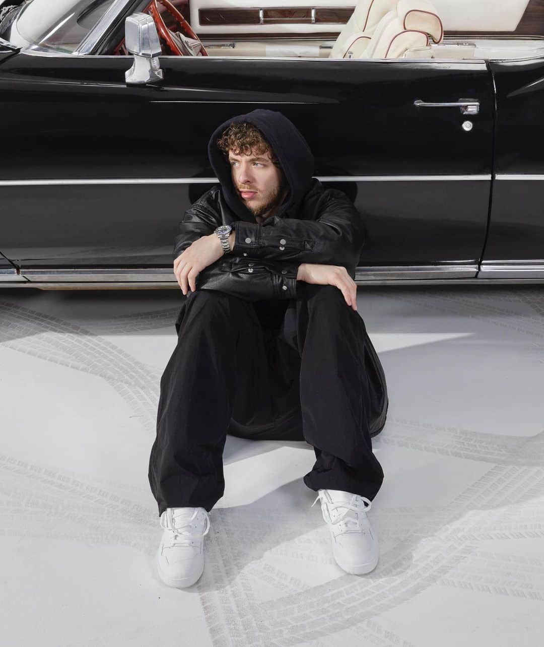 Foot Lockerのインスタグラム：「Runway me, I'm fitting.  New Balance 550's now at Foot Locker.」