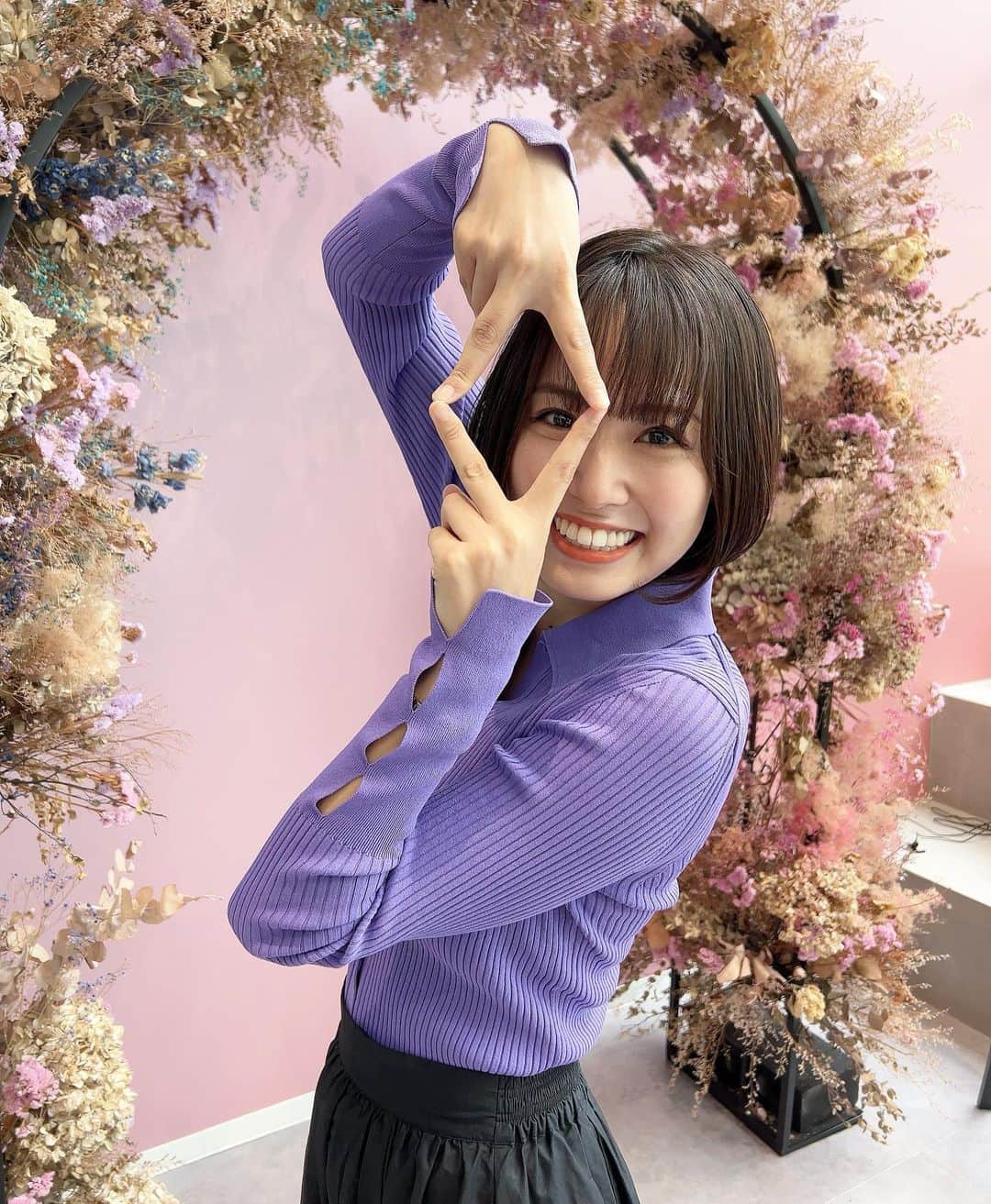 のインスタグラム：「・  おはもに！！  ピースひし形✌️✌️  #絶対流行らんポーズ  コモンセンスの収録本当に楽しい毎回🤣✨  毎回来てくれるゲストの方方の色んな表情をどう引き出せるか考えるのが楽しいっちゃん🤩  素敵な素っぽい所とか、色んな表情を引き出せたら嬉しい🍜  やけんいつもノーガード戦法で、急にどこから出てくかわからんパンチを出せるようにトレーニングしよる✨  ・  毎週火曜日25:28〜 RKB『コモンセンス』  毎週土曜日18:30〜 TVQ『ファンスポ』  福岡におる方方、チェックしてくれたら嬉しか♡」