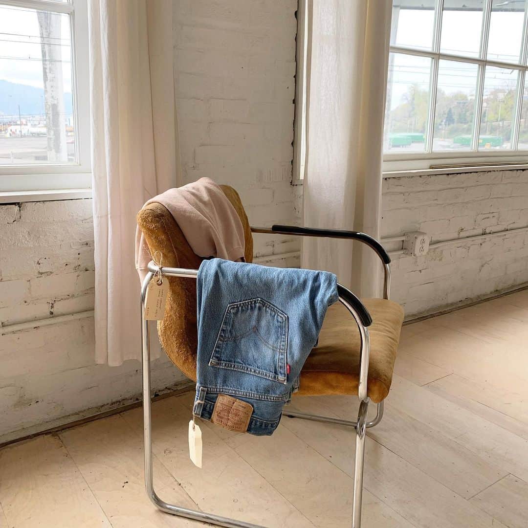 Beam & Anchorのインスタグラム：「Sure, we are known for our beautiful home wares but have you ever browsed our vintage denim 😉   Freshly restocked & ready for you to find that perfect everyday 501 pair ✨」