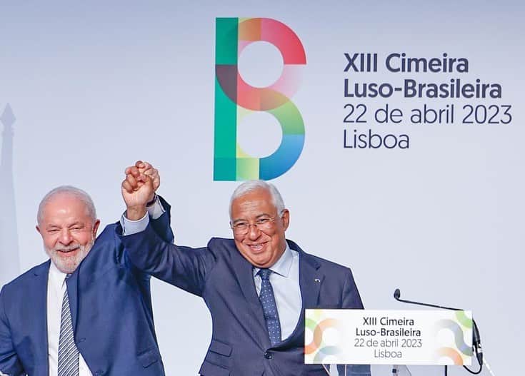 ジルマ・ルセフのインスタグラム：「Brasil e Portugal assinaram 13 novos acordos na XIII Cimeira Luso-Brasileira em áreas como educação; proteção de testemunhas; promoção e defesa dos direitos de pessoas com deficiência; energia; geologia e minas; cooperação espacial; produção audiovisual; turismo; comunicações; e saúde.  “O Brasil está de volta. E o Brasil está de volta para melhorar a nossa relação. O Brasil está de volta para compartilhar com Portugal as nossas oportunidades de crescimento, e queremos compartilhar com Portugal as possibilidades de investimento”, afirmou o presidente à imprensa, após o encontro.   📸 @ricardostuckert」