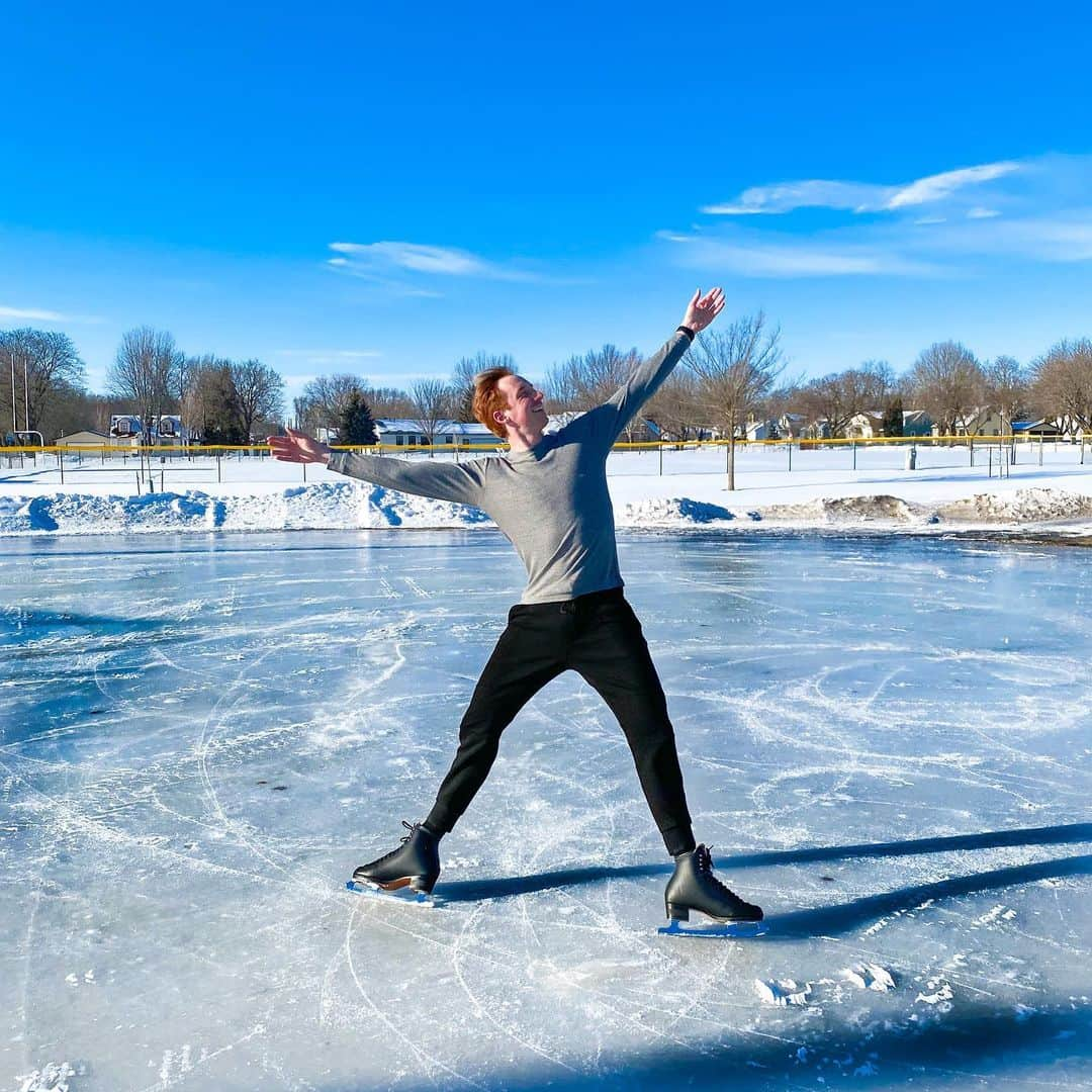 ショーン・ラビットさんのインスタグラム写真 - (ショーン・ラビットInstagram)「Tropical or snow covered, the earth is a beautiful place. 🌎 トロピカルか雪いっぱい、地球は本当に綺麗ですよね！🌎🫶🏻  #earthday #spreadeaglesaturday  .  .  #figureskating #iceskating #figureskater #iceskater #paseahotel #huntingtonbeach #photographylovers #ig_color #wanderlust #patinageartistique #피겨스케이팅 #фигурноекатание #patinajeartistico  #フィギュアスケート #フィギュアスケーター #アイススケート #トレーニング #撮影 #海 #アメリカ #カリフォルニア #トレーニング#筋トレ」4月23日 6時30分 - seanrabbitt