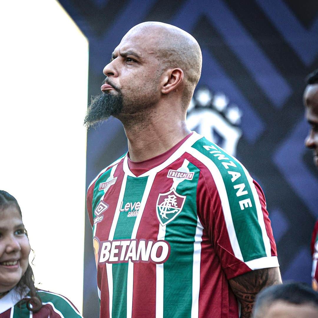 フェリペ・メロのインスタグラム：「Vitoria Fluminense, obrigado Jesus!! 💚❤️🇭🇺🦁🙌🏽」