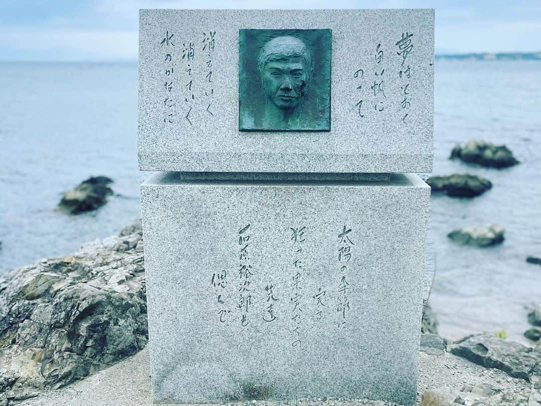 一三さんのインスタグラム写真 - (一三Instagram)「寒かったけど，海は気持ち良いね。  またね。」4月23日 8時01分 - ichizou.co.jp