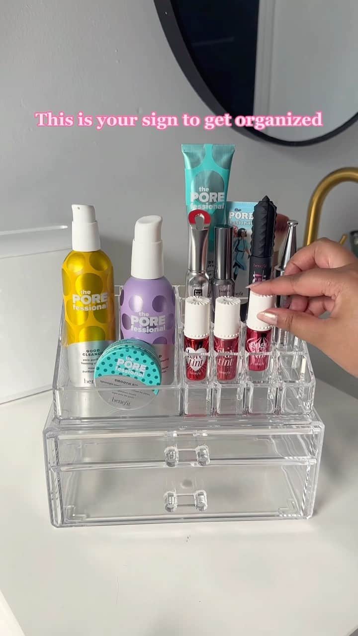 Benefit Cosmeticsのインスタグラム：「Weekends are for resetting for next week’s slay ☺️☁️ We stan a clean and organized makeup station 😇⁠ ⁠ #benefitcosmetics #makeup #beauty #asmr ⁠ #weekendvibes」