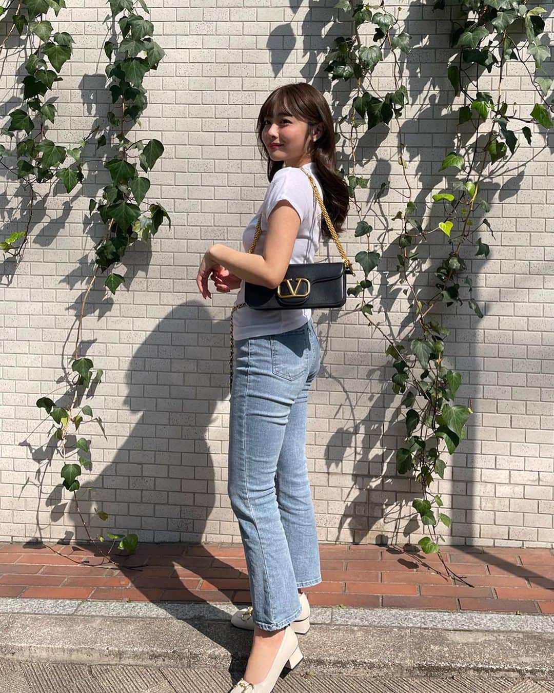 DHOLIC SNAPのインスタグラム：「愛されあざとトップス🎀  女性らしさが引き立つドレープディテールのものやワンショルダーのものが今年っぽくてかわいいです🪞  ぜひチェックしてみてください💗」
