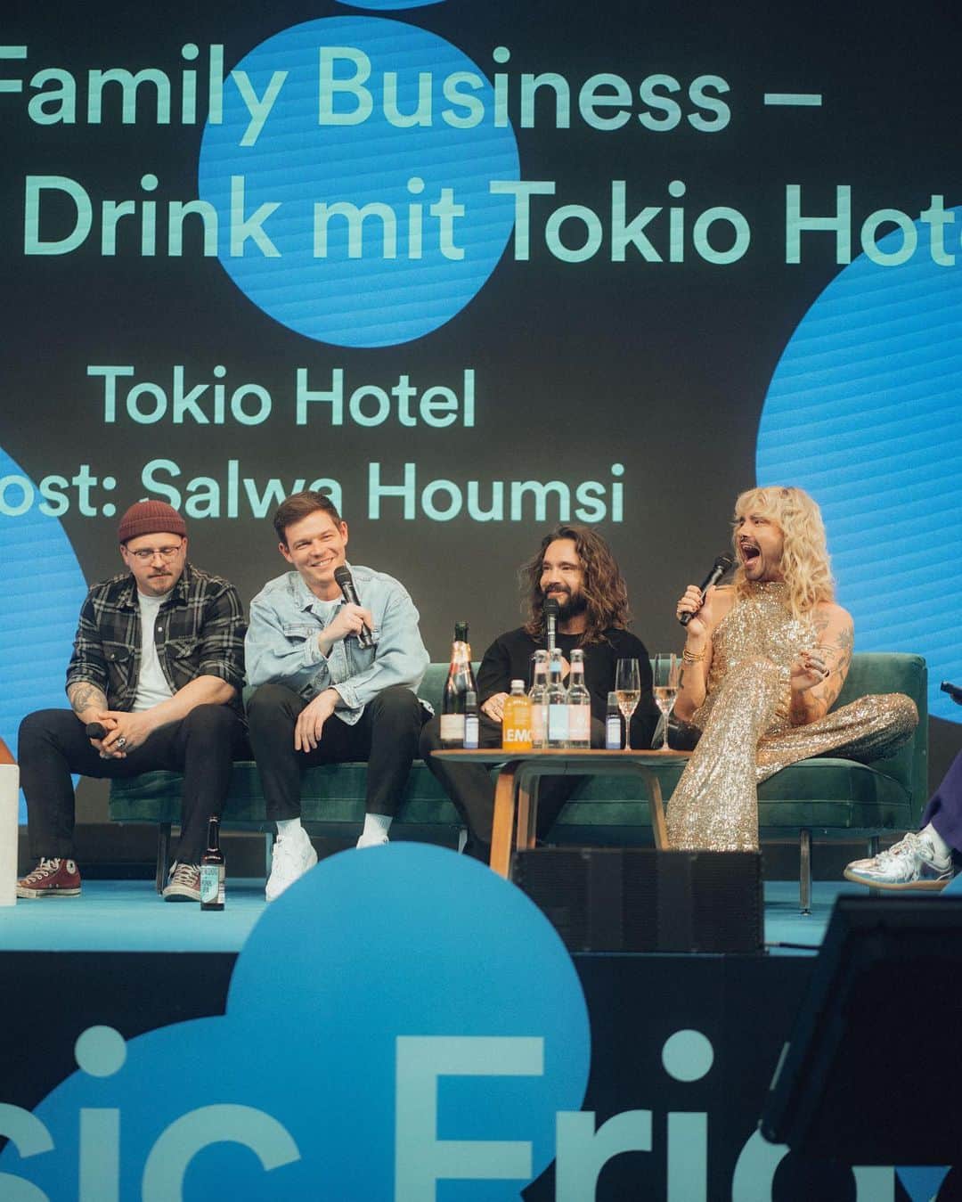 ビル・カウリッツさんのインスタグラム写真 - (ビル・カウリッツInstagram)「All smiles at the #allmusic @spotifyde summit 💓 It’s a family business #tokiohotel @tokiohotel 🕺🏼🕺🏼🕺🏼 pics by @leonschlesselmann」4月23日 19時01分 - billkaulitz